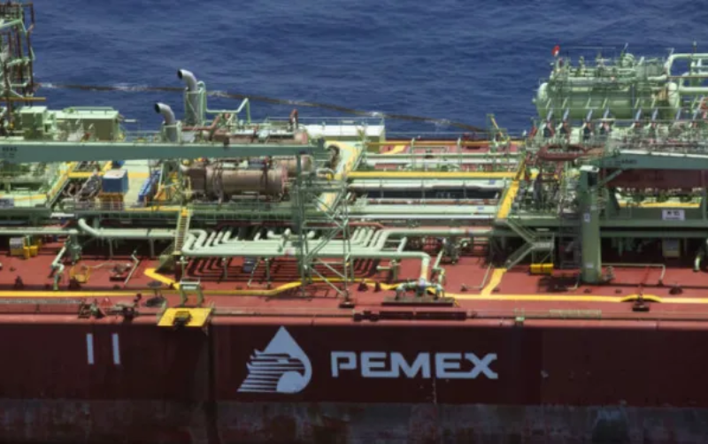 Exportaciones de Pemex llegan a su nivel más bajo en 35 años