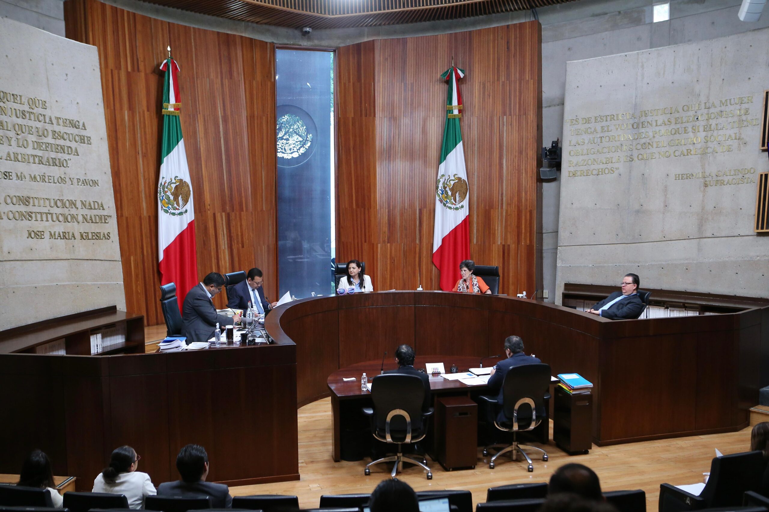 Ordena Tribunal reconocer triunfo a 12 candidatos que INE declaró inelegibles