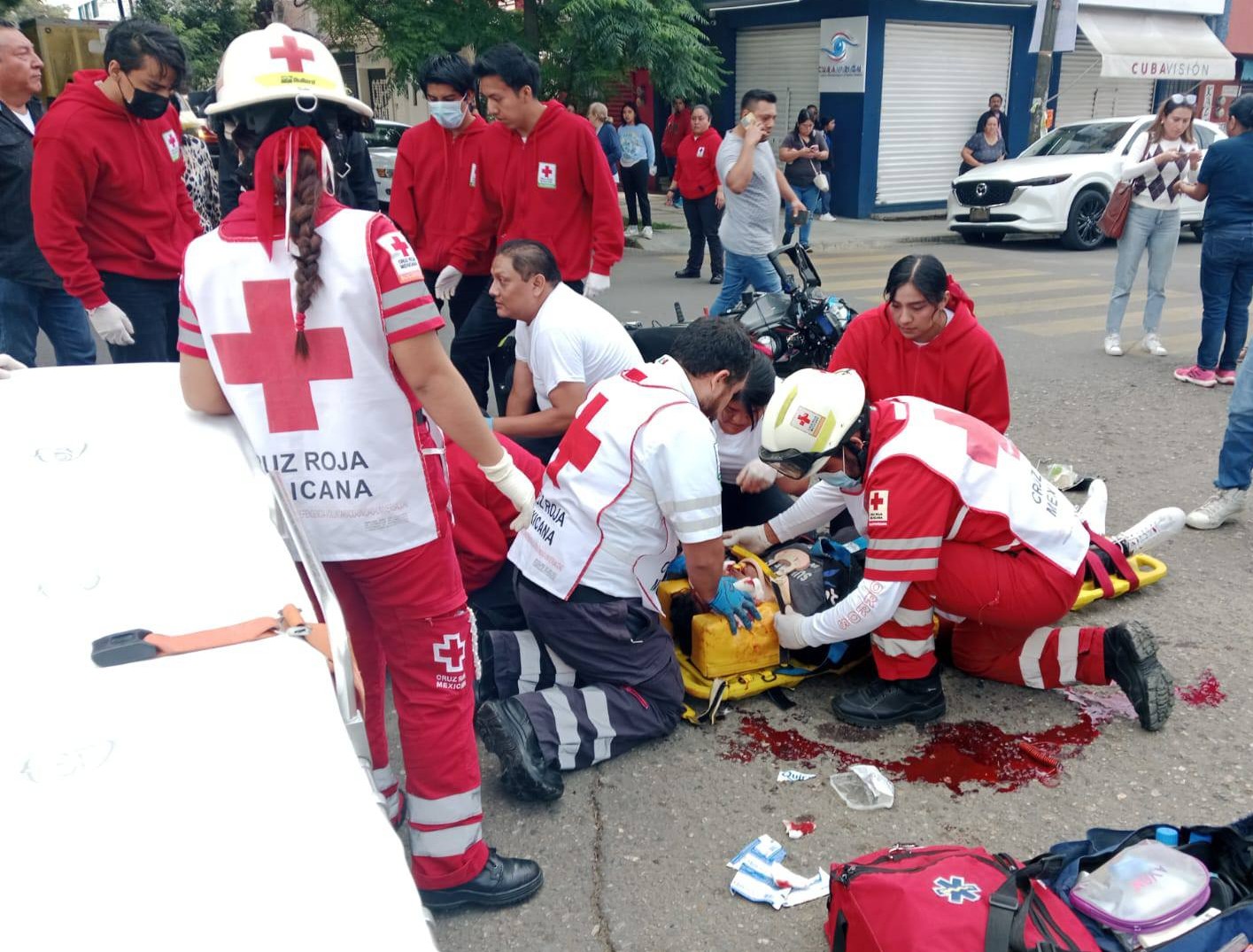 Motociclista en estado crítico tras accidente frente a la Iglesia de los Pobres