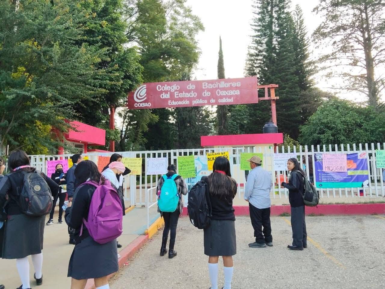 Sindicalizados toman las instalaciones del COBAO de Pueblo Nuevo