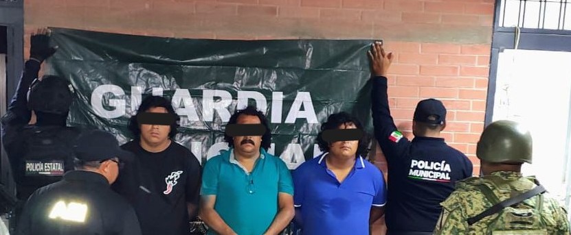 Caen tres personas con drogas y dinero en efectivo tras cateo en Miahuatlán de Porfirio Díaz