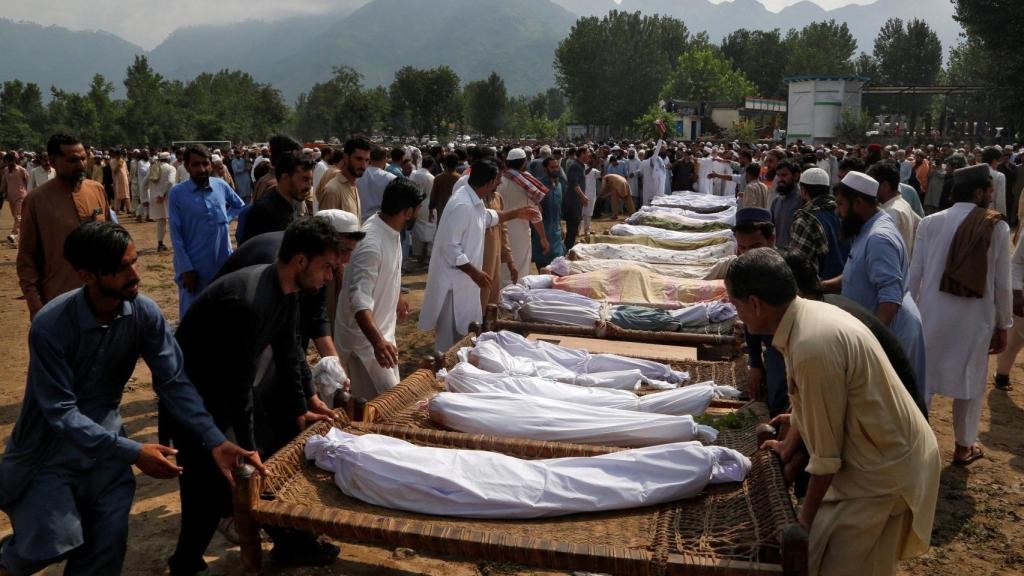 Lluvias monzónicas suman 695 muertos en Pakistán