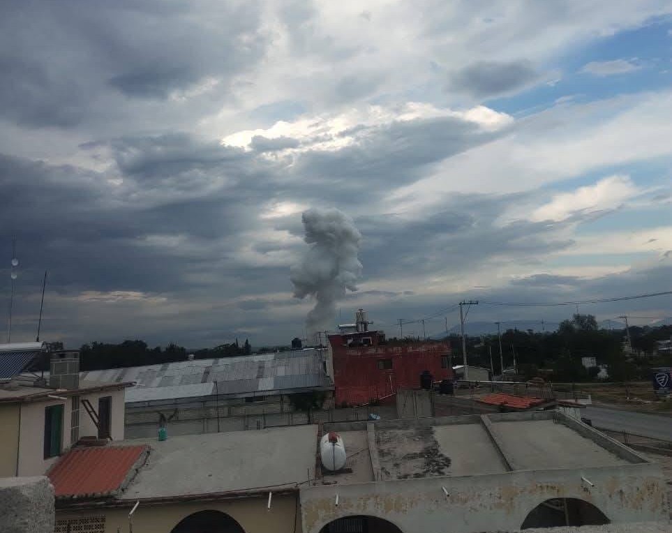 Cuatro muertos tras explosión de polvorín en Santo Tomás Hueyotlipan