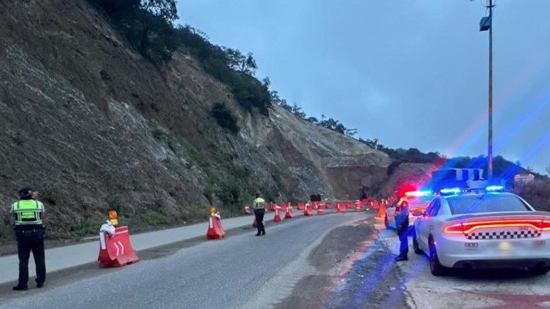 Cerrada intermitente la circulación vehicular en la autopista Cuacnopalan-Oaxaca