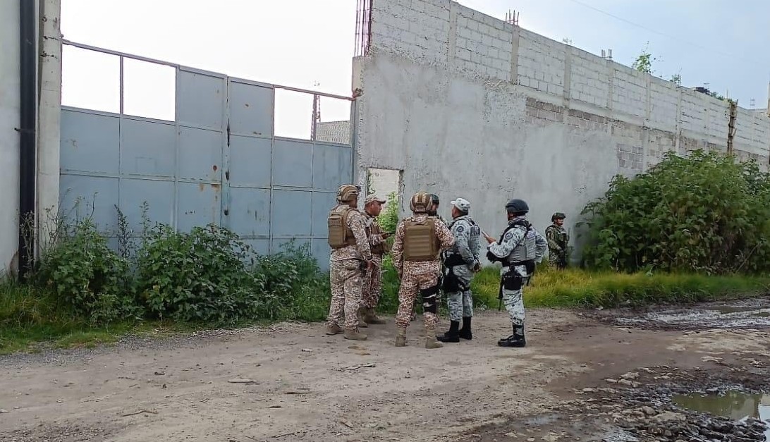 Hallan tres tomas clandestinas y túnel en ducto de Pemex en Edomex