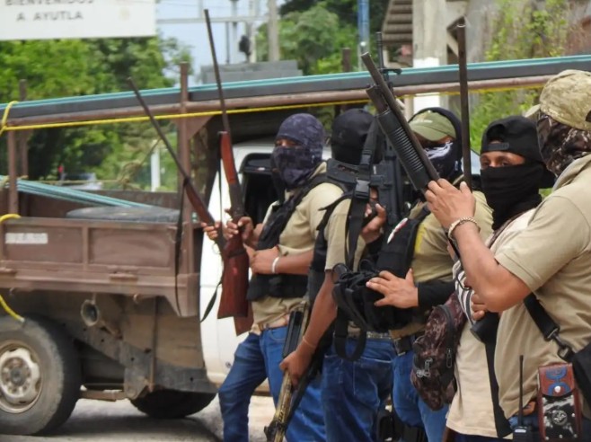 Comunitarios en Guerrero se levantan en armas contra cártel de ‘Los Ardillos’