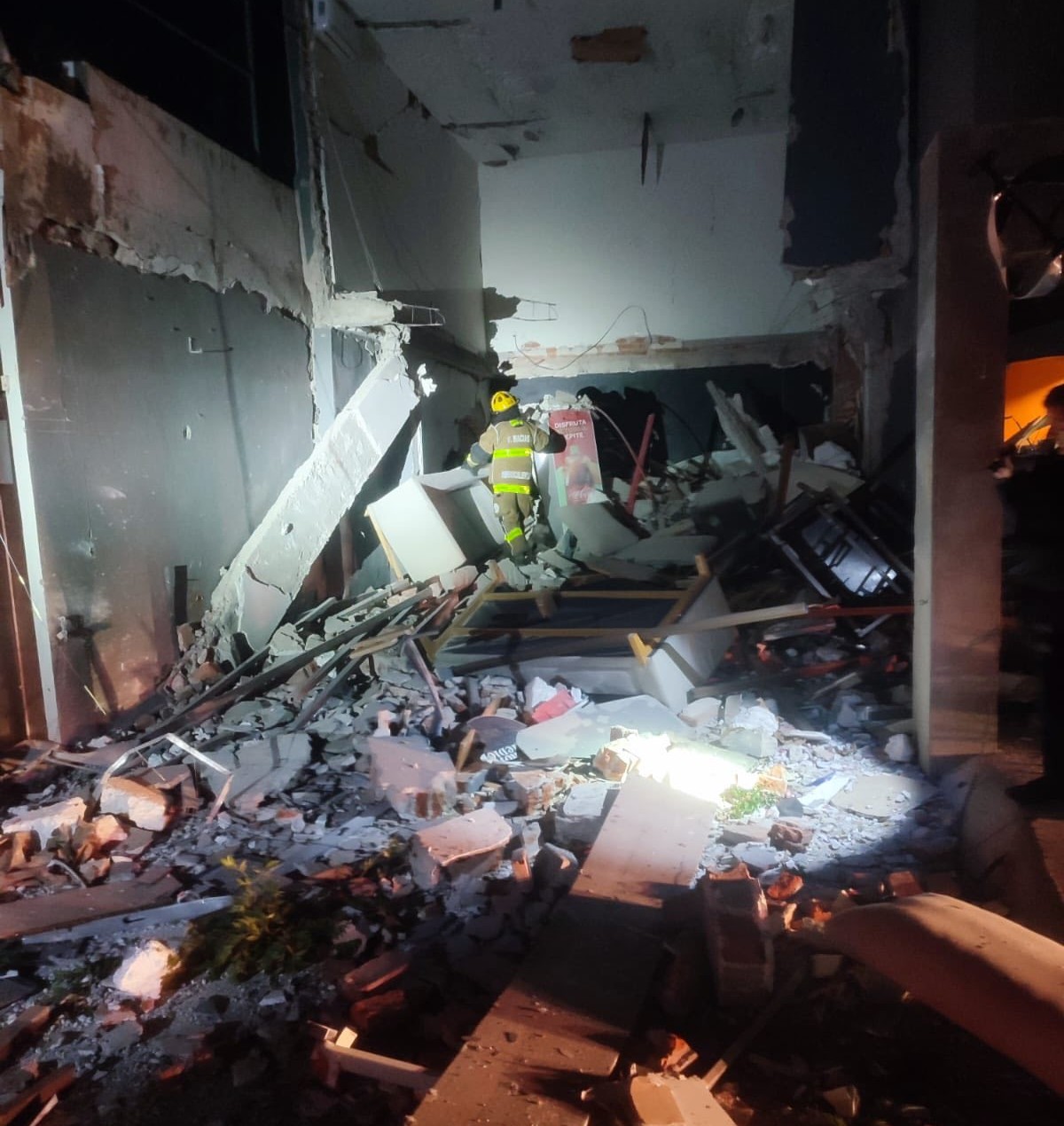 Explosión destruye tres casas en Aguascalientes