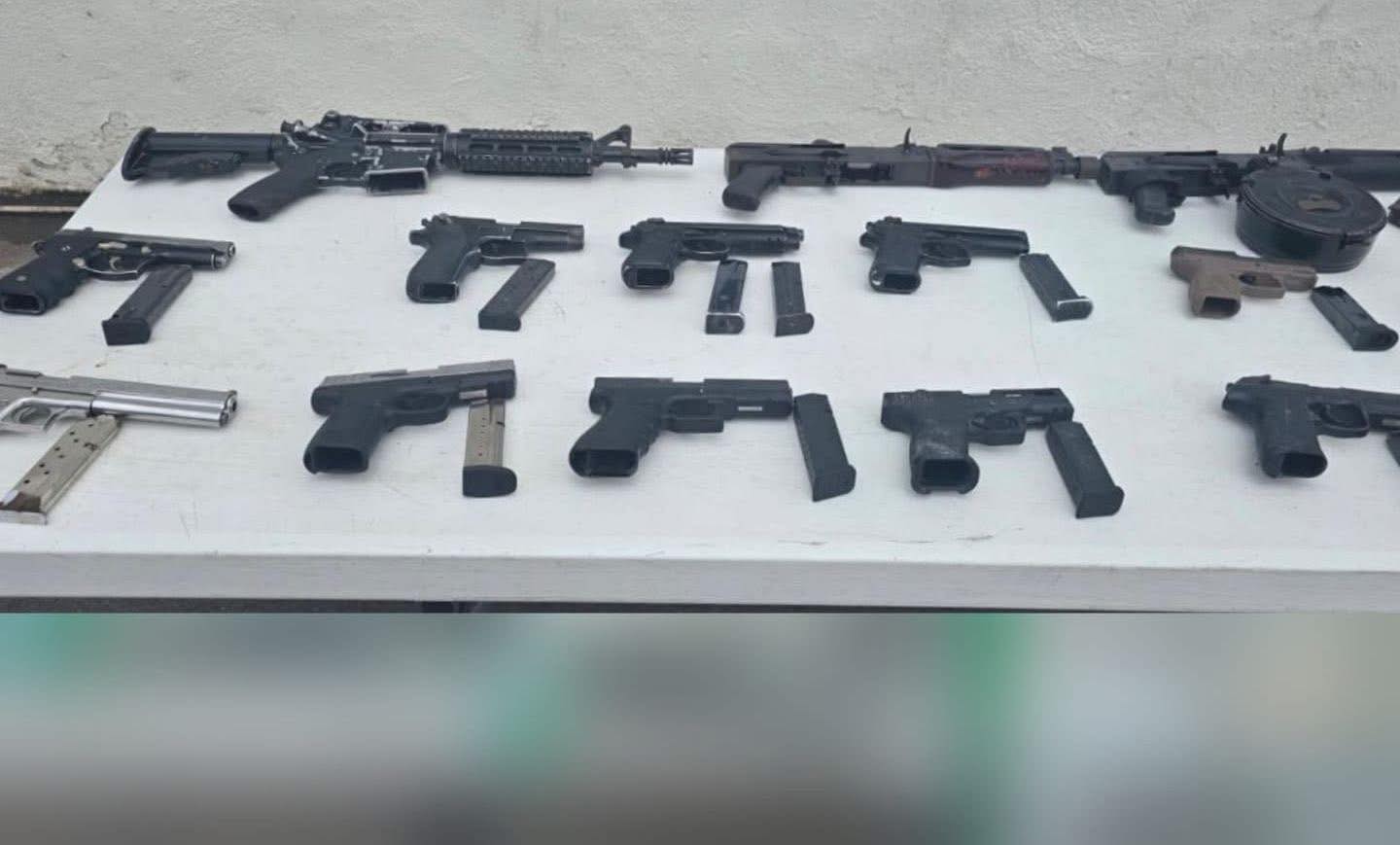 Decomisan drogas, armas y licor en penal de Aguaruto, Sinaloa