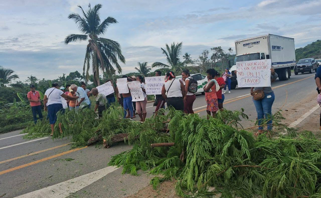 Bloqueada la carretera Acapulco-Pinotepa Nacional