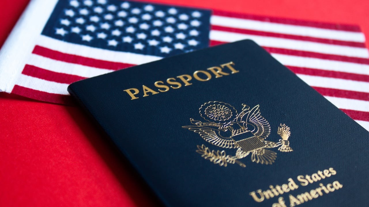 Proyecto de ley podría retirar pasaportes a estadounidenses por opiniones políticas