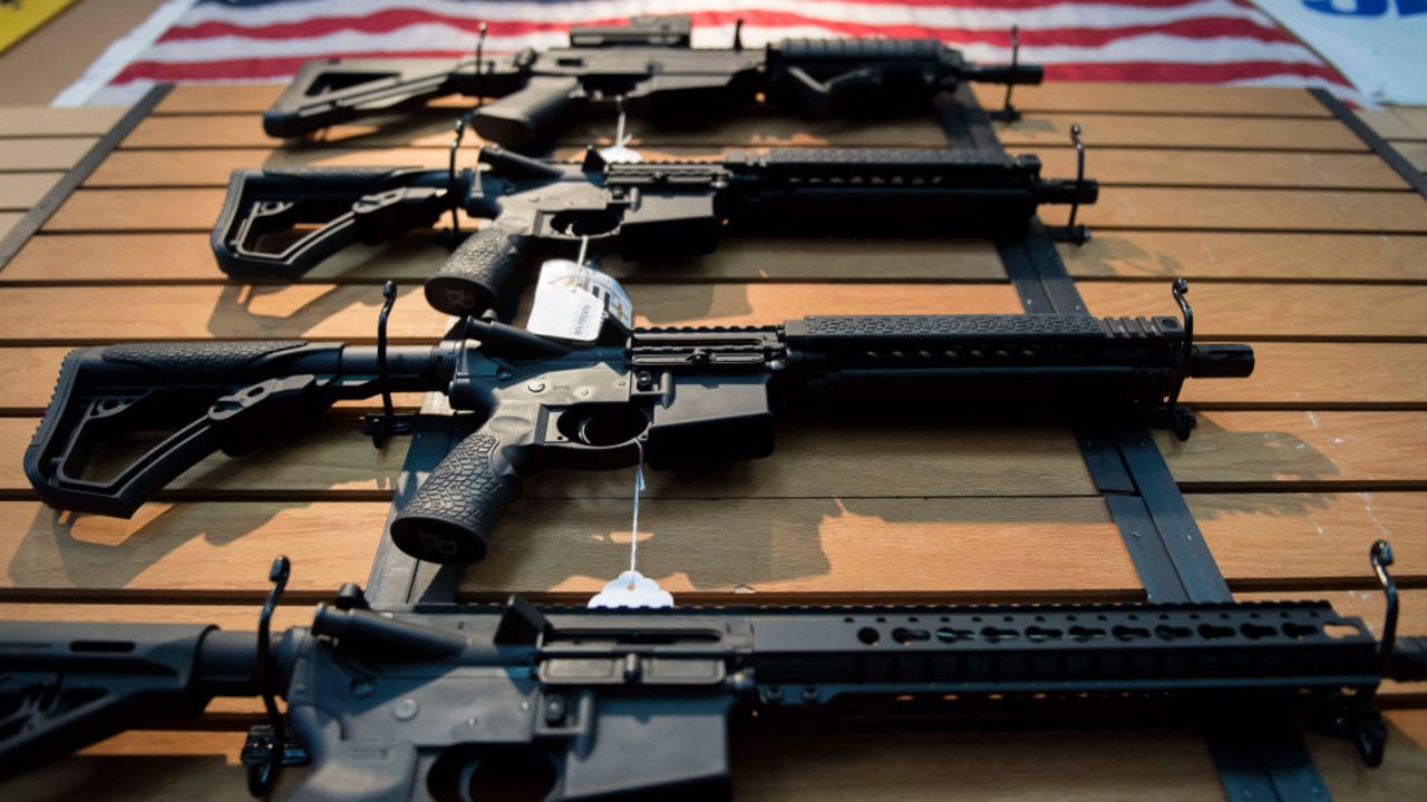Colombia detiene compra de armas a EU por retirar certificación como aliado antidrogas