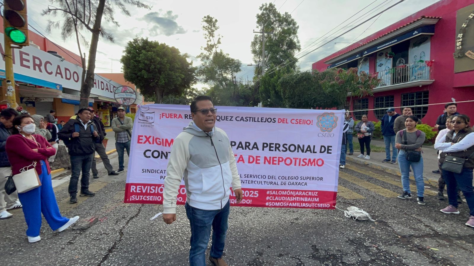 Bloqueada la calle de Palmeras en la Colonia Reforma