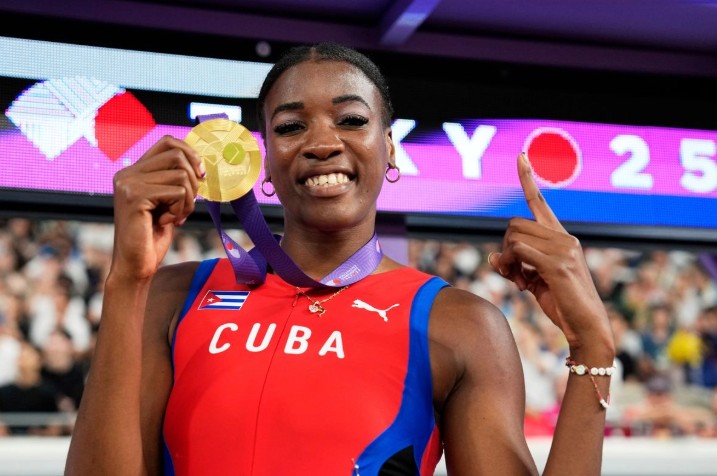Leyanis Pérez gana oro en triple salto en Mundial de Atletismo