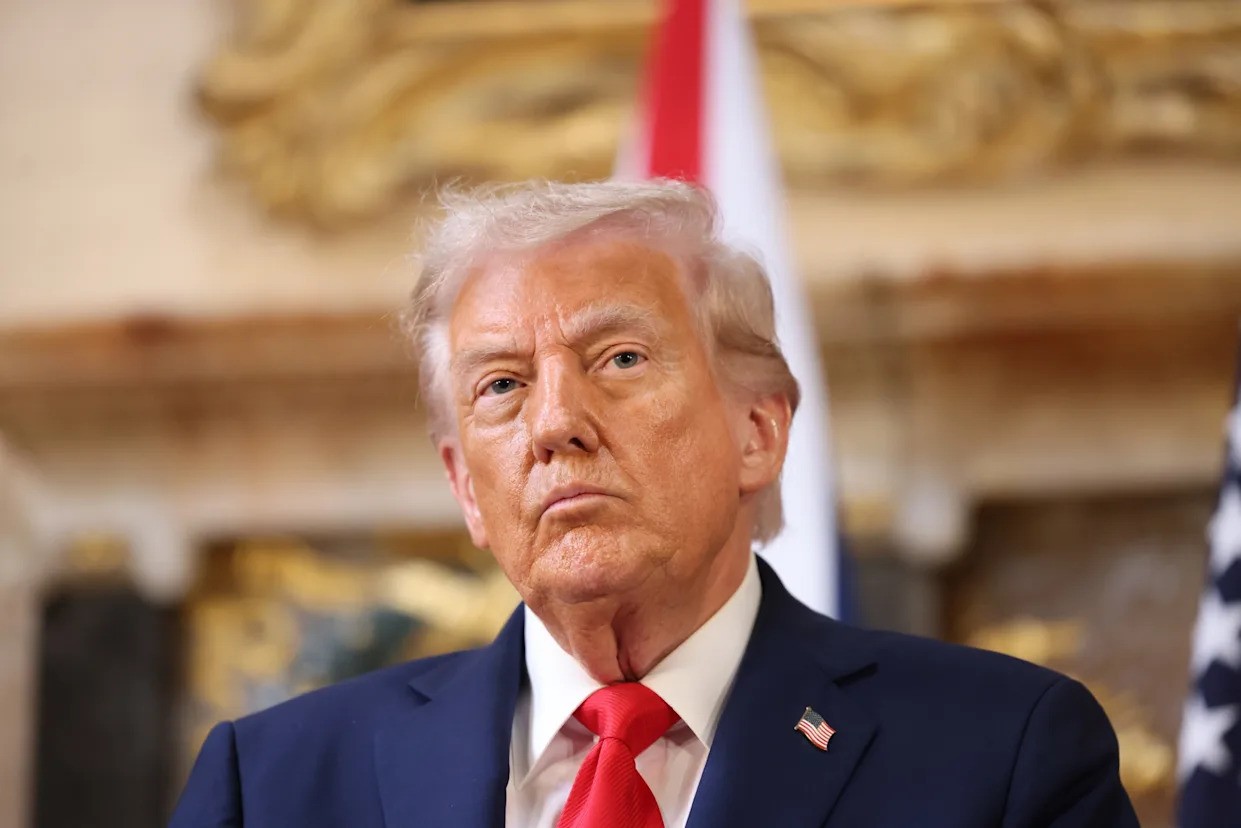 Trump amenaza con quitarle los permisos de emisión a los canales que le critiquen