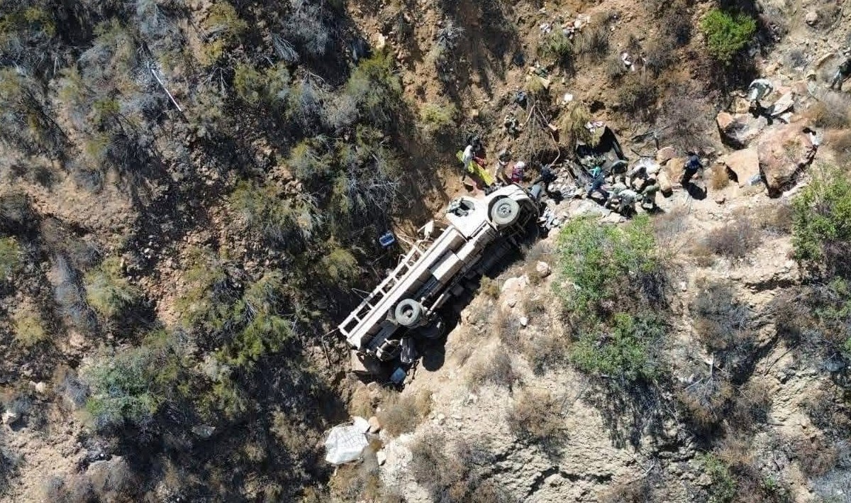 Accidente en Ensenada deja un militar muerto y 22 lesionados