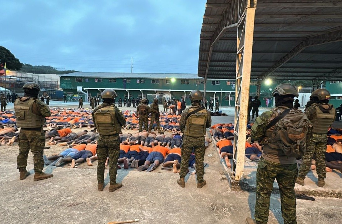 17 presos muertos en choque entre bandas en una cárcel de Ecuador