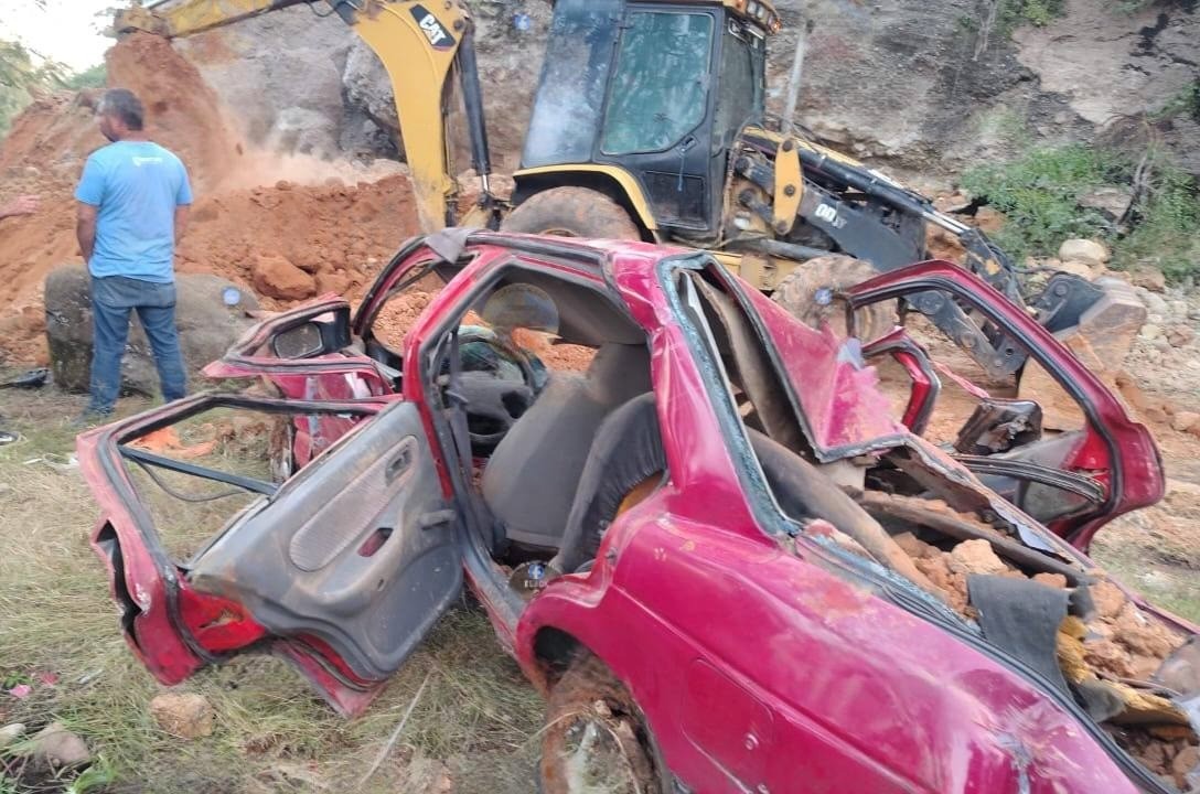 Seis personas heridas por deslave en carretera de Ixtapan de la Sal