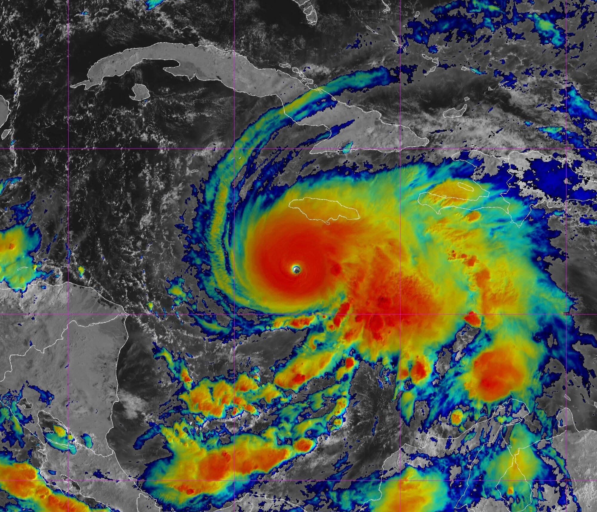 Huracán Melissa se intensifica a categoría 5; impactará a Jamaica y Cuba