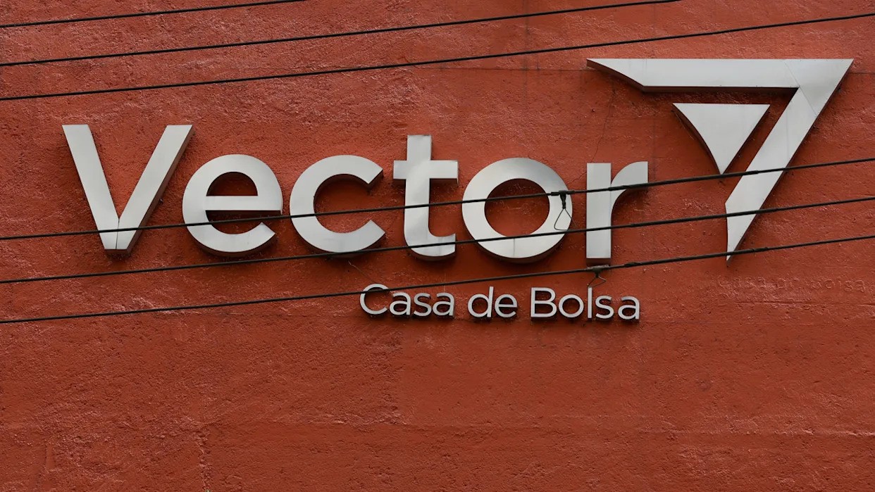 Vector, señalada por presunto lavado de dinero, transmitirá cuentas y activos a Finamex