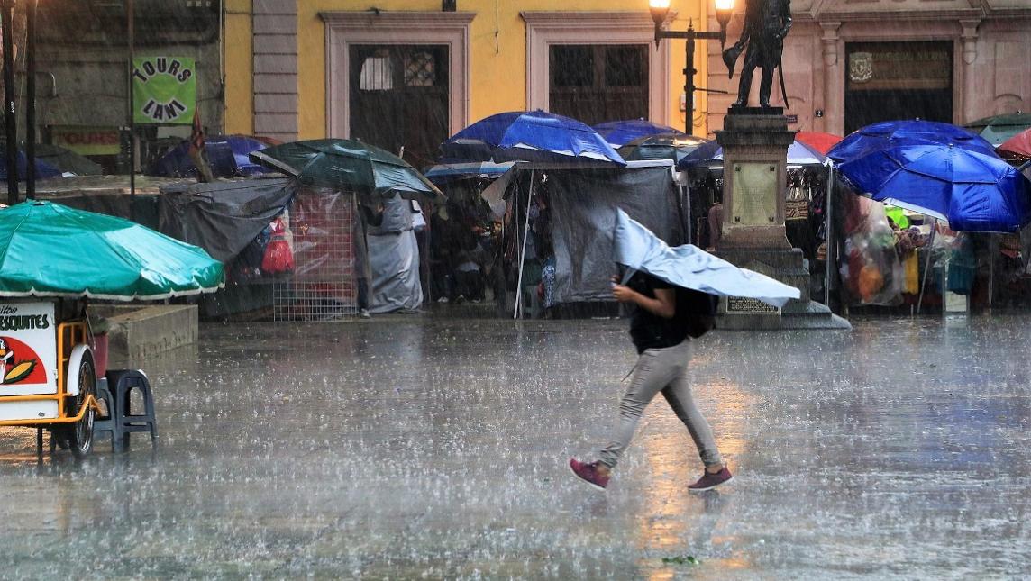 Pronostican precipitaciones de intensidad variable en Istmo, Costa, Sierra Sur y Cuenca del Papaloapan