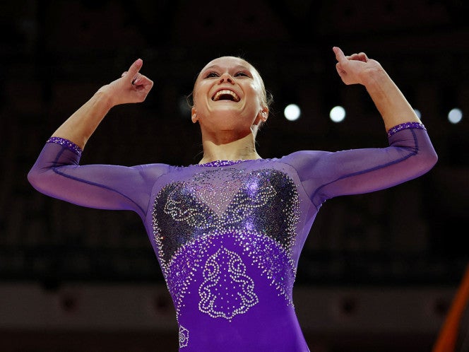 La rusa Angelina Melnikova gana oro en prueba de salto en el Mundial de Gimnasia