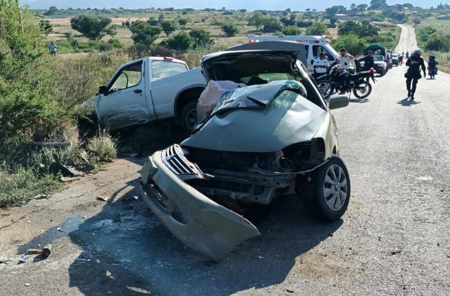 Un lesionado tras choque frontal en carretera a San Luis Amatlán