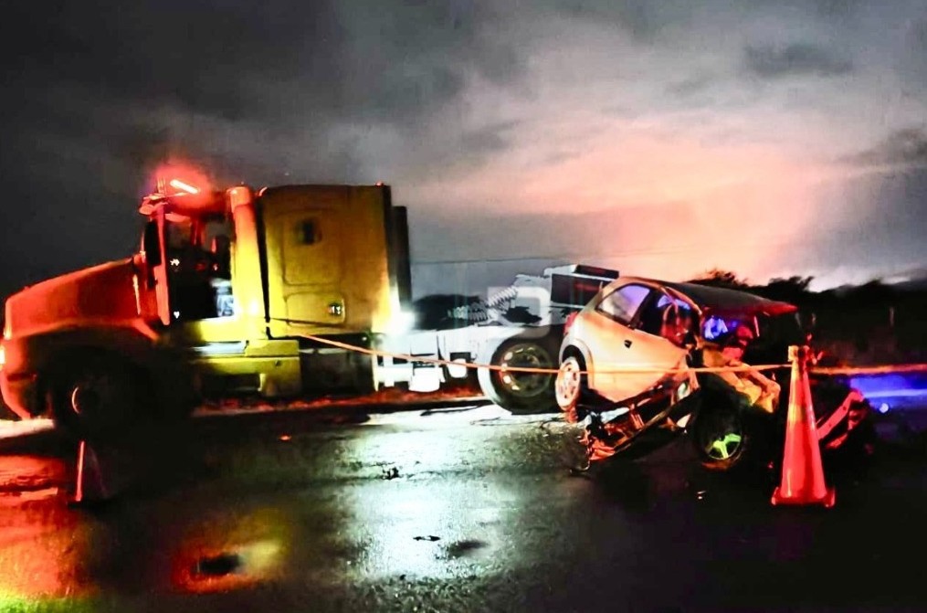Tres muertos y 2 lesionados tras accidente en la autopista Salina Cruz–La Ventosa