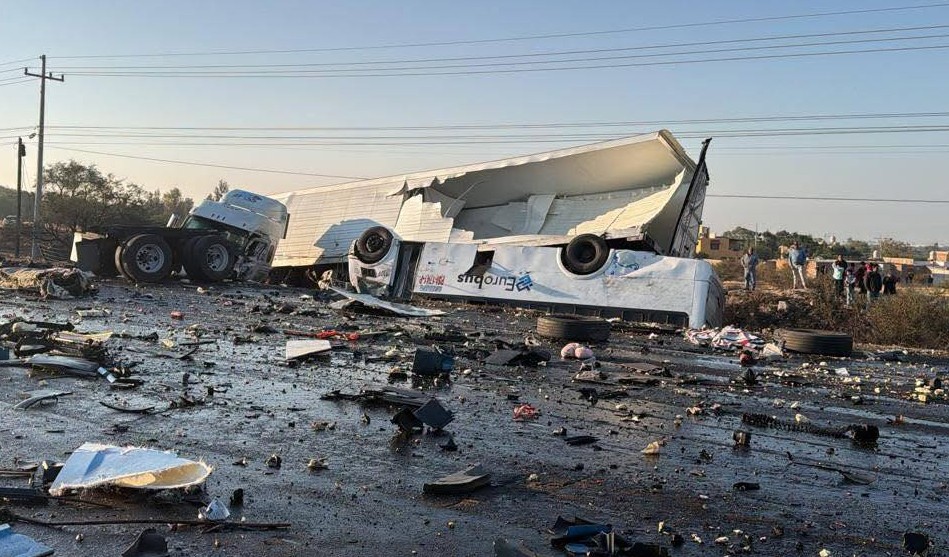 Dos muertos tras choque en la carretera Silao-Irapuato