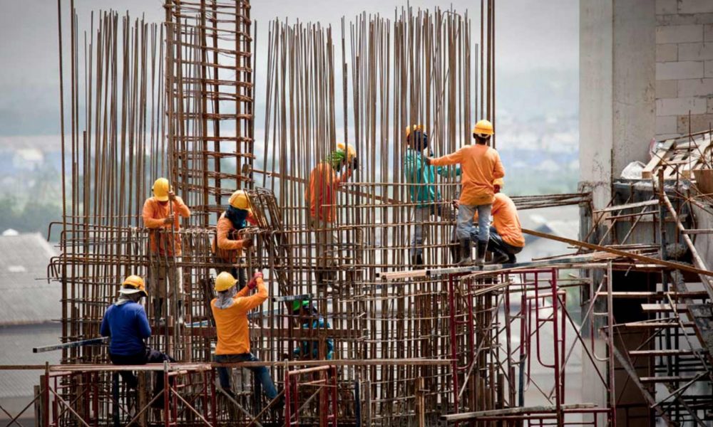 Inversión fija en México cayó 8.9% anual en agosto