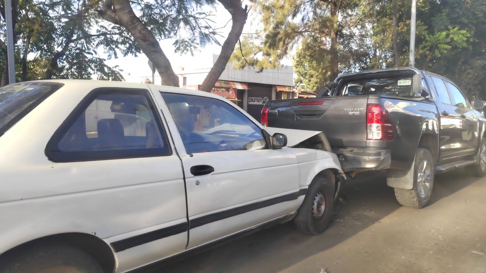 Choque múltiple en Avenida Ferrocarril