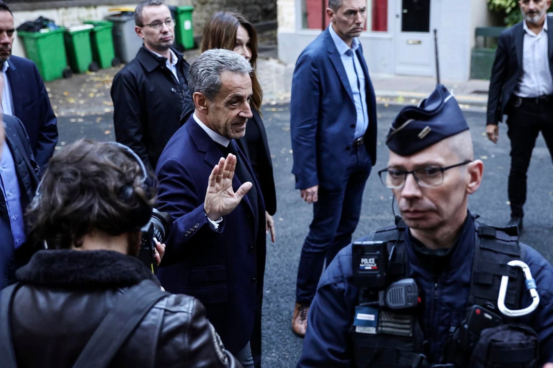 Tribunal ordena la liberación del expresidente francés Nicolas Sarkozy
