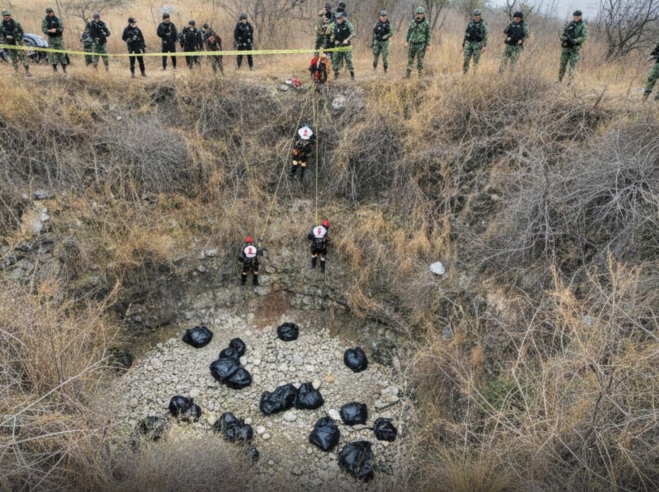 Hallan dos “tiraderos” de cuerpos en Puebla