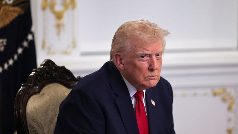 Trump designa a régimen de Maduro como “terrorista” y amenaza con cerco naval petrolero a Venezuela