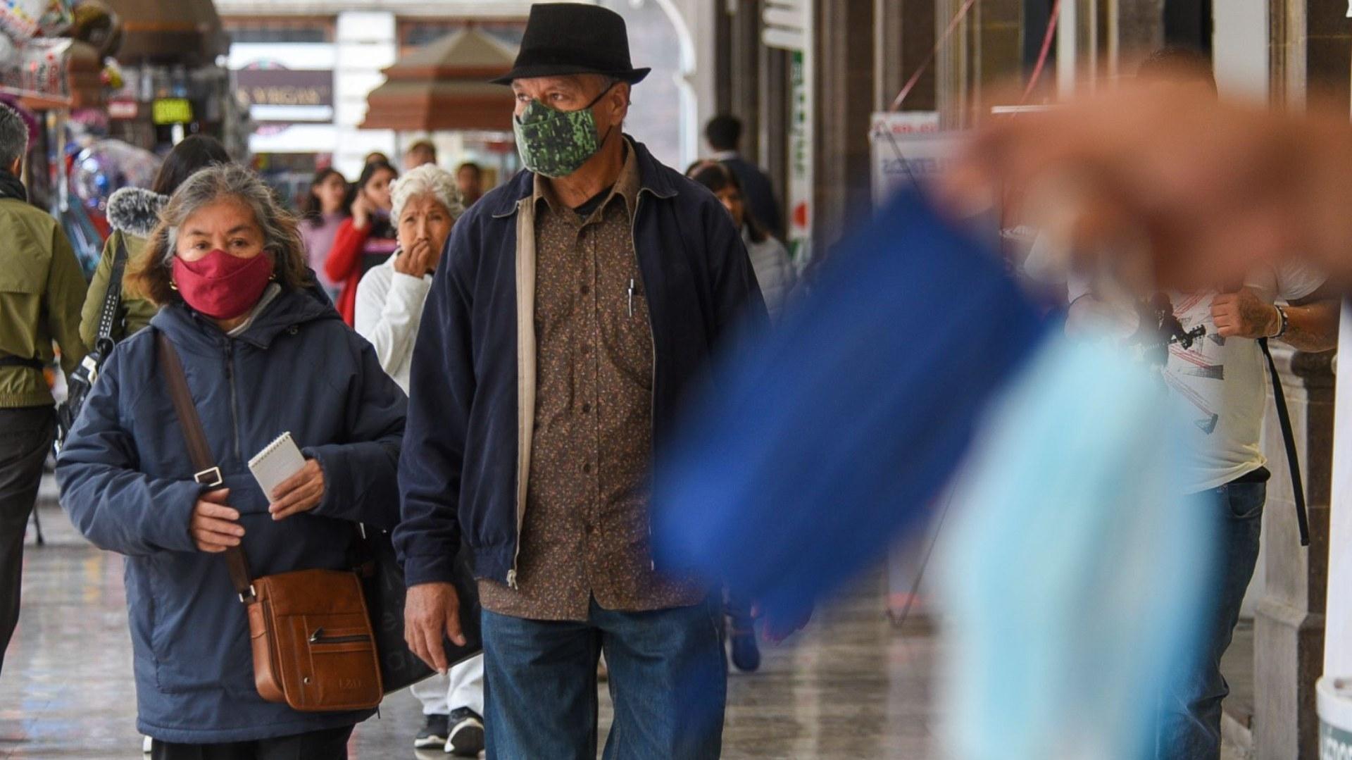 Alerta por gripe H3N2: hospitales llenos, cierres puntuales de escuelas y llamado a vacunarse