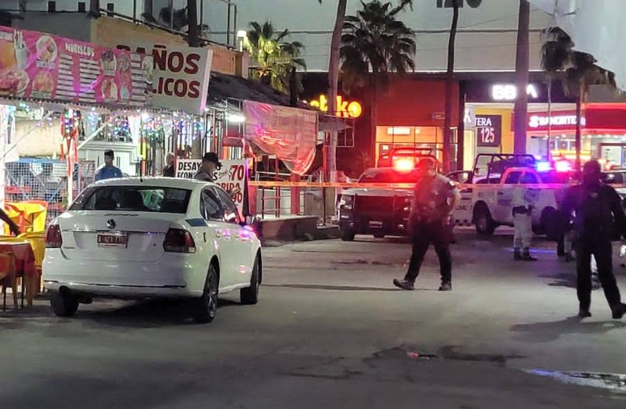 Ejecutan a dos hombres en zona turística de Acapulco