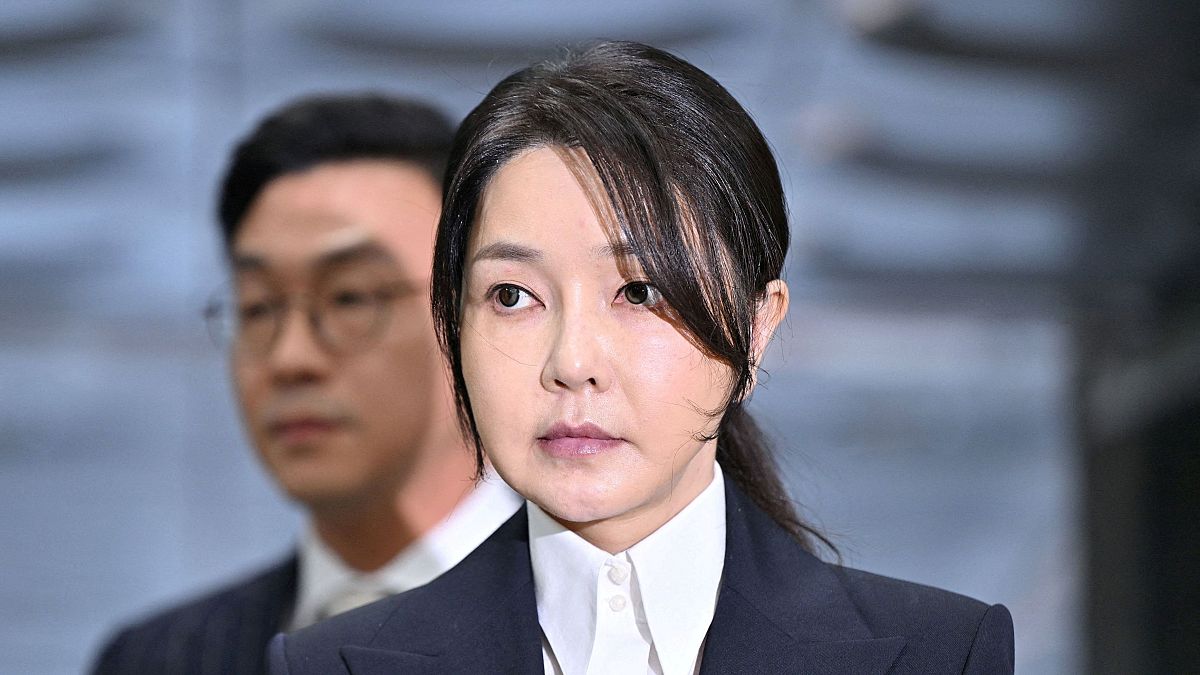 Condenan por corrupción a ex primera dama surocoreana Kim