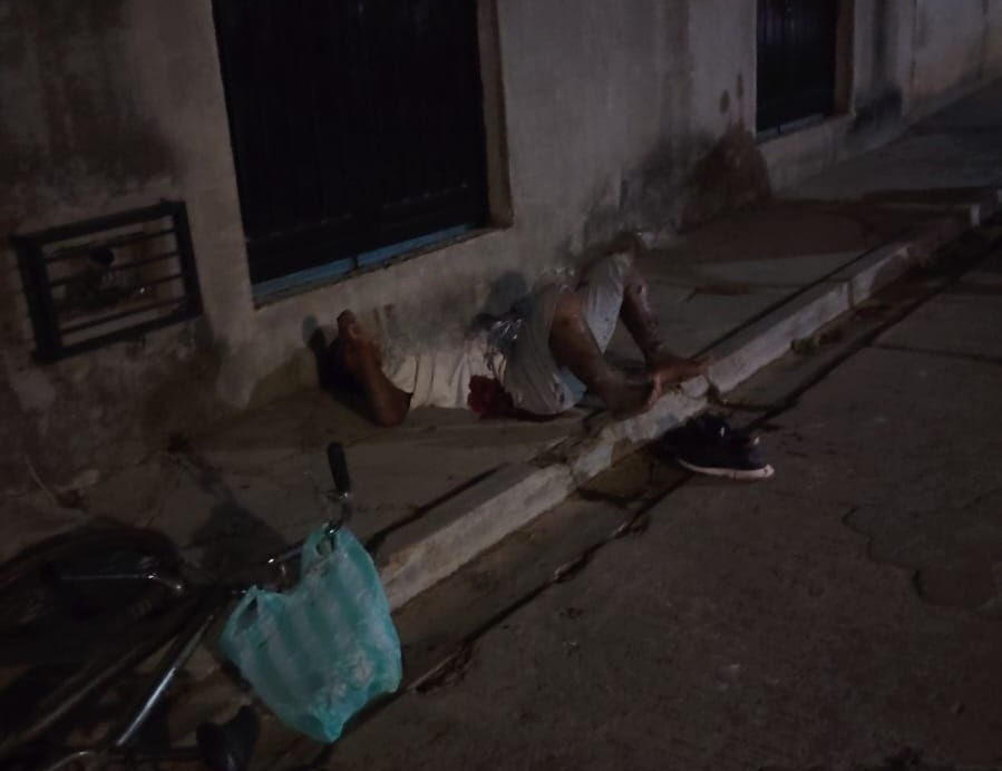 Atacan con arma blanca a masculino en la colonia Fernando Gómez Sandoval