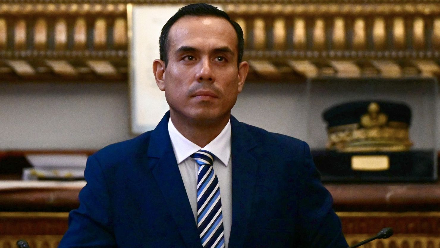 Congreso de Perú destituye al presidente José Jerí