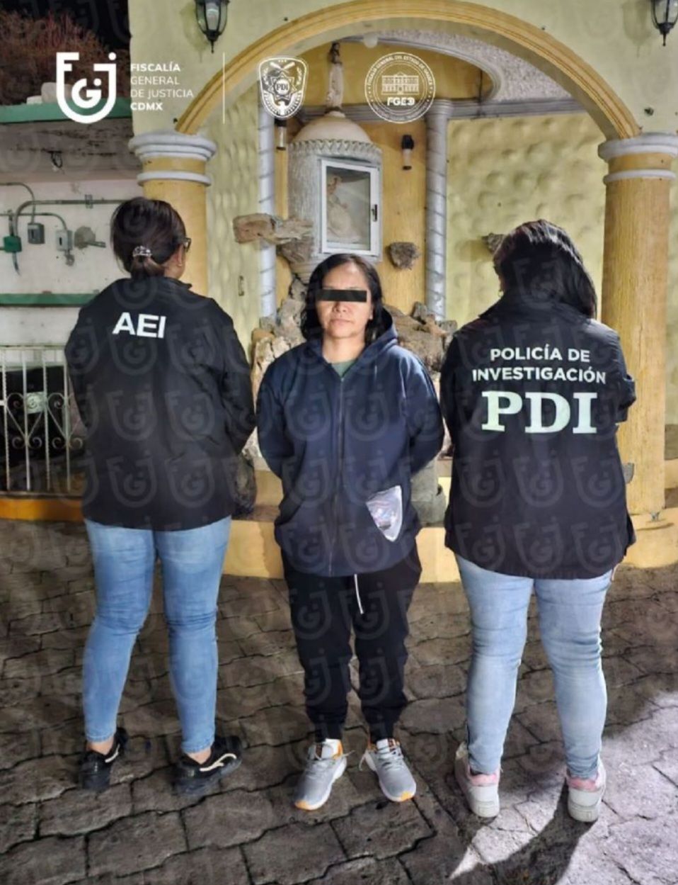 Detienen en Ejutla a enfermera que arrastró a motociclista por 2 kilómetros en Iztapalapa