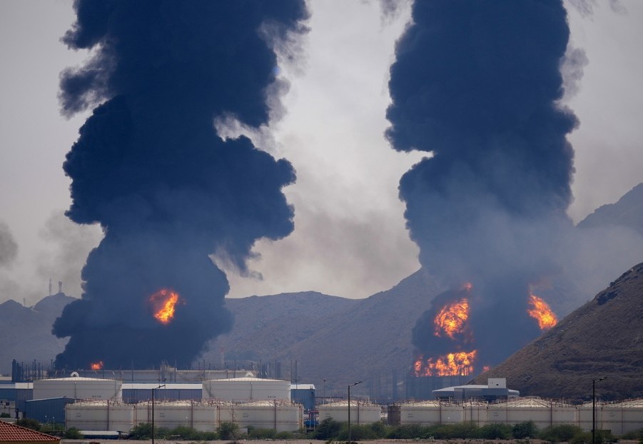 Estados Unidos e Israel atacan refinería de gas en Irán