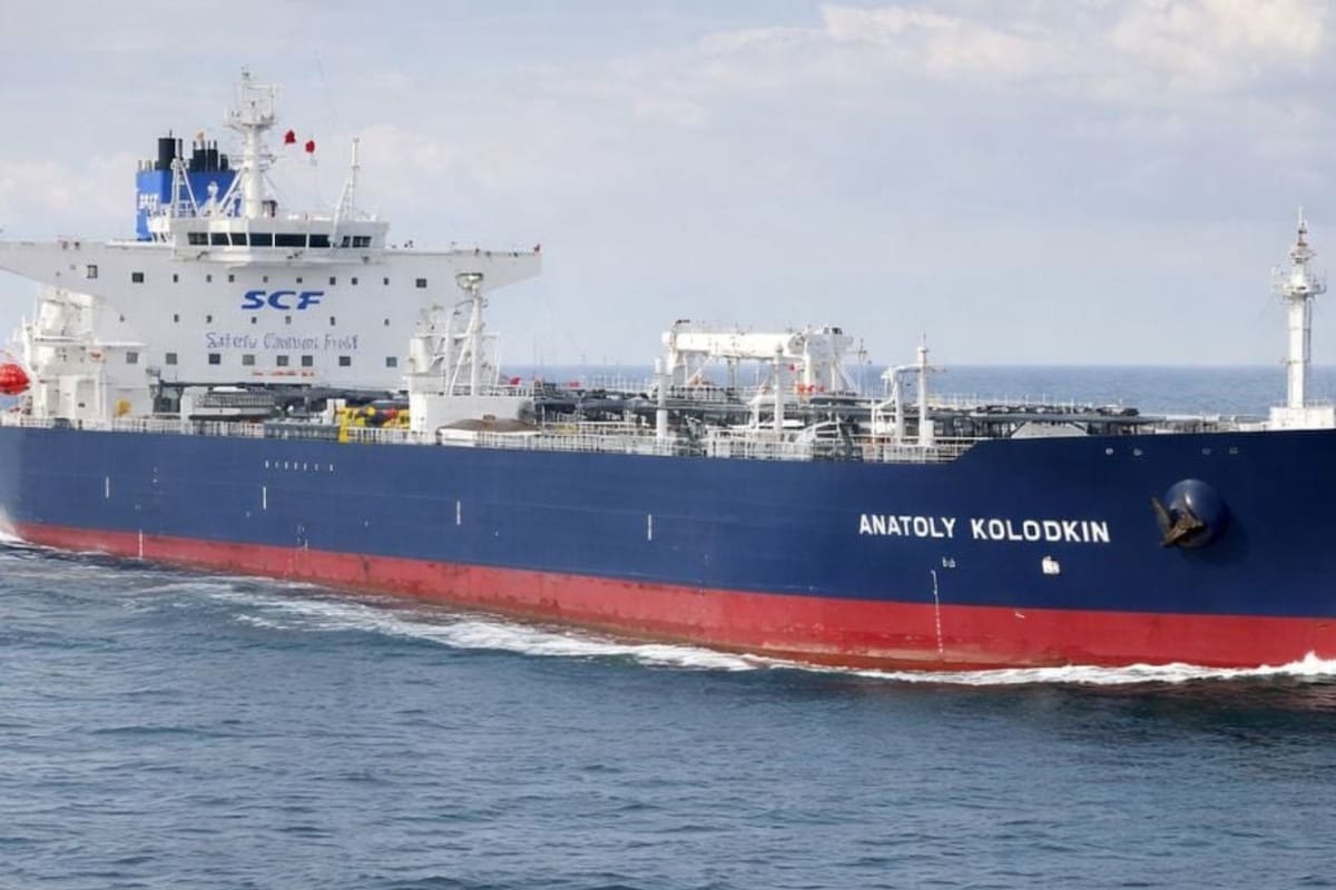 Buque ruso llegó a Cuba con 100 mil toneladas de petróleo