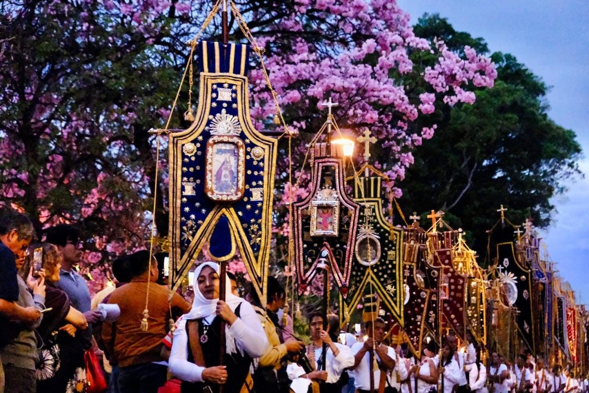 Procesión de Estandartes y Relicarios, recorre las calles del Centro Histórico de Oaxaca de Juárez